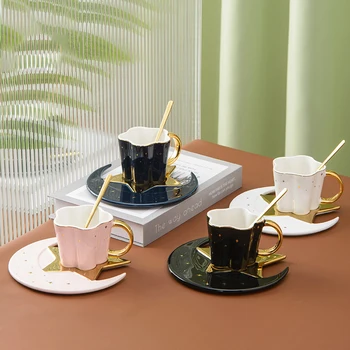 Põhjamaade ebaregulaarne keraamilist tassi kohvi loominguline jälgimise kuld käepide kruus fashion star ja moon kuju kohvi tass alustass paar tassi